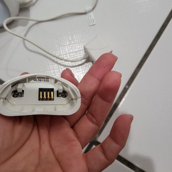 Nuface Trinity (2013 version, 1st generation) + Effective Lip & Eye Attachment - Picture 10 of 16